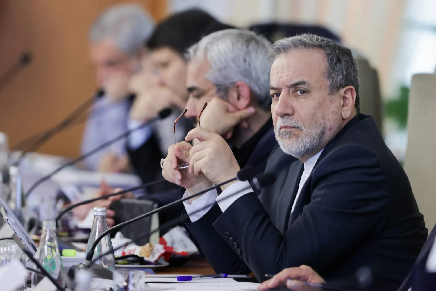 وزير الخارجية الإيراني عباس عراقجي خلال مشاركته في اجتماع الحكومة الأحد الماضي (الرئاسة الإيرانية)