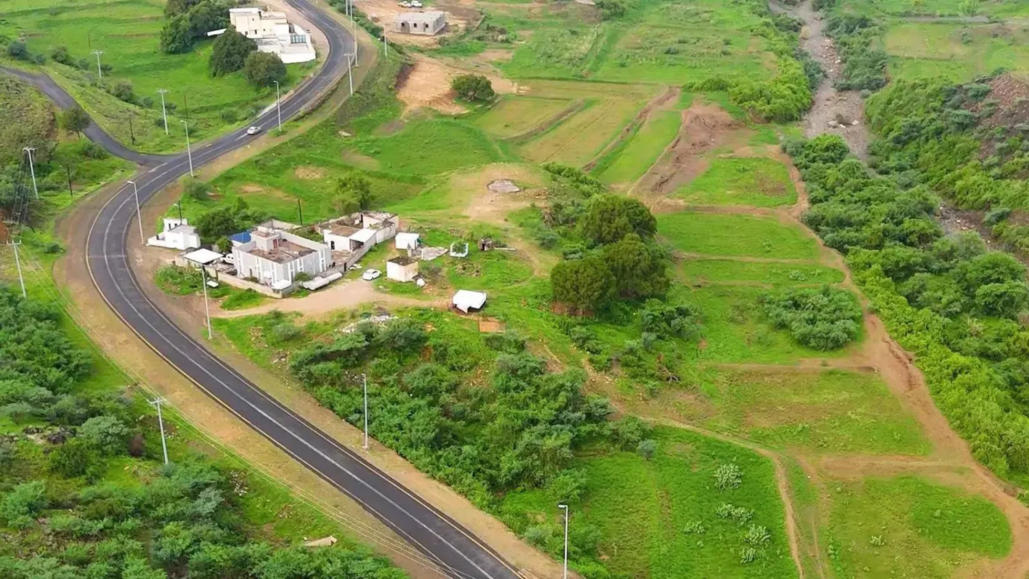 تكشف جازان عن مشهد جغرافي استثنائي يجعلها أشبه بقطعة فسيفساء حية (الشرق الأوسط)