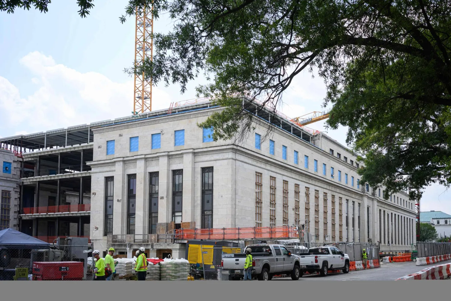 أعمال تجديد مقر مجلس الاحتياطي الفيدرالي في واشنطن العاصمة (إ.ب.أ)