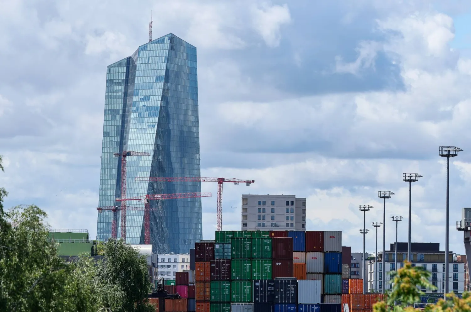 صورة لمبنى البنك المركزي الأوروبي في فرنكفورت (إ.ب.أ)