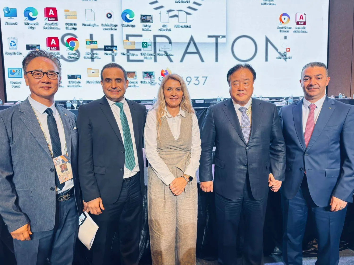 شداد العمري خلال الانتخابات في كوتشنغ الماليزية (الشرق الأوسط)