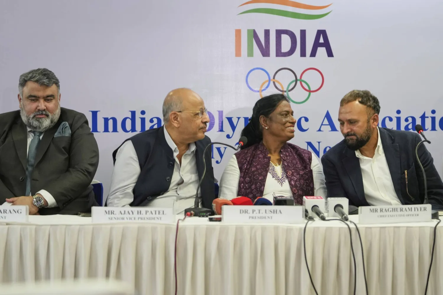 أعضاء منظمة اللجنة الأولمبية الهندية (أ.ب)