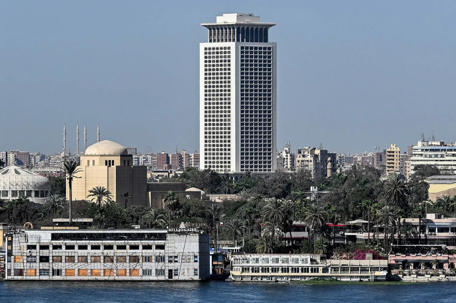 مقر وزارة الخارجية المصرية وسط القاهرة على ضفاف نهر النيل (أ.ف.ب)