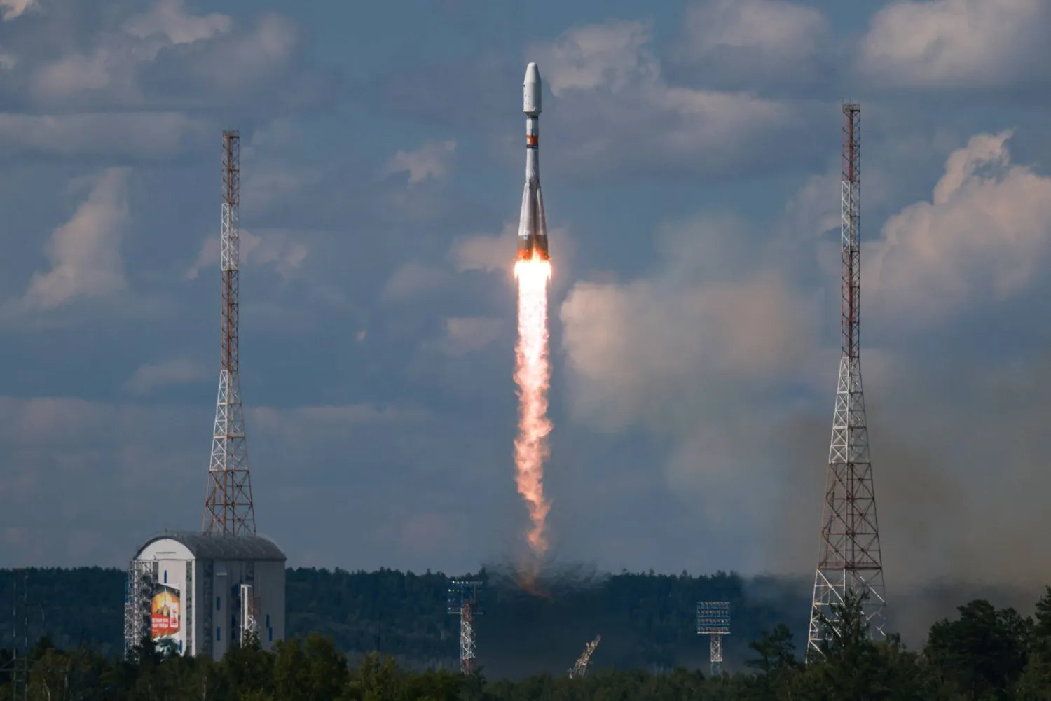A Soyuz-2.1b rocket booster with a Fregat upper stage, carrying two Ionosfera-M satellites and 18 payloads, including Iran's Nahid-2 telecommunications satellite, blasts off from its launchpad at the Vostochny Cosmodrome in the far-eastern Amur region, Russia July 25, 2025. Roscosmos/Ivan Timoshenko/Handout via REUTERS