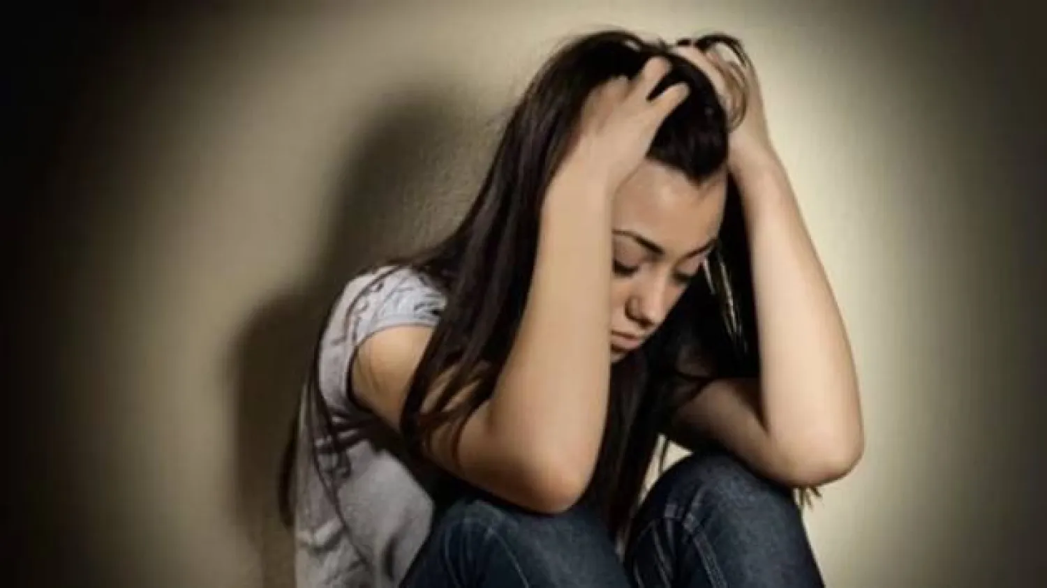 الحزن طبيعي بعد الانفصال لكن يجب ألا يتحوّل إلى عذاب (رويترز)