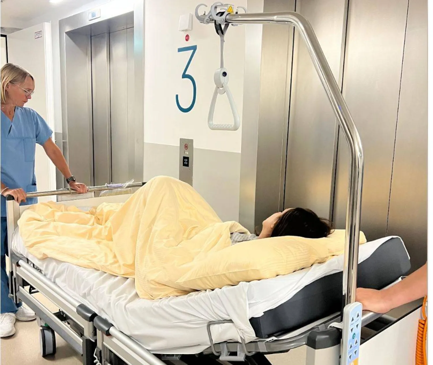 صورة شاركتها أنغام خلال إجرائها فحوصات بألمانيا (صفحتها على «إنستغرام»)