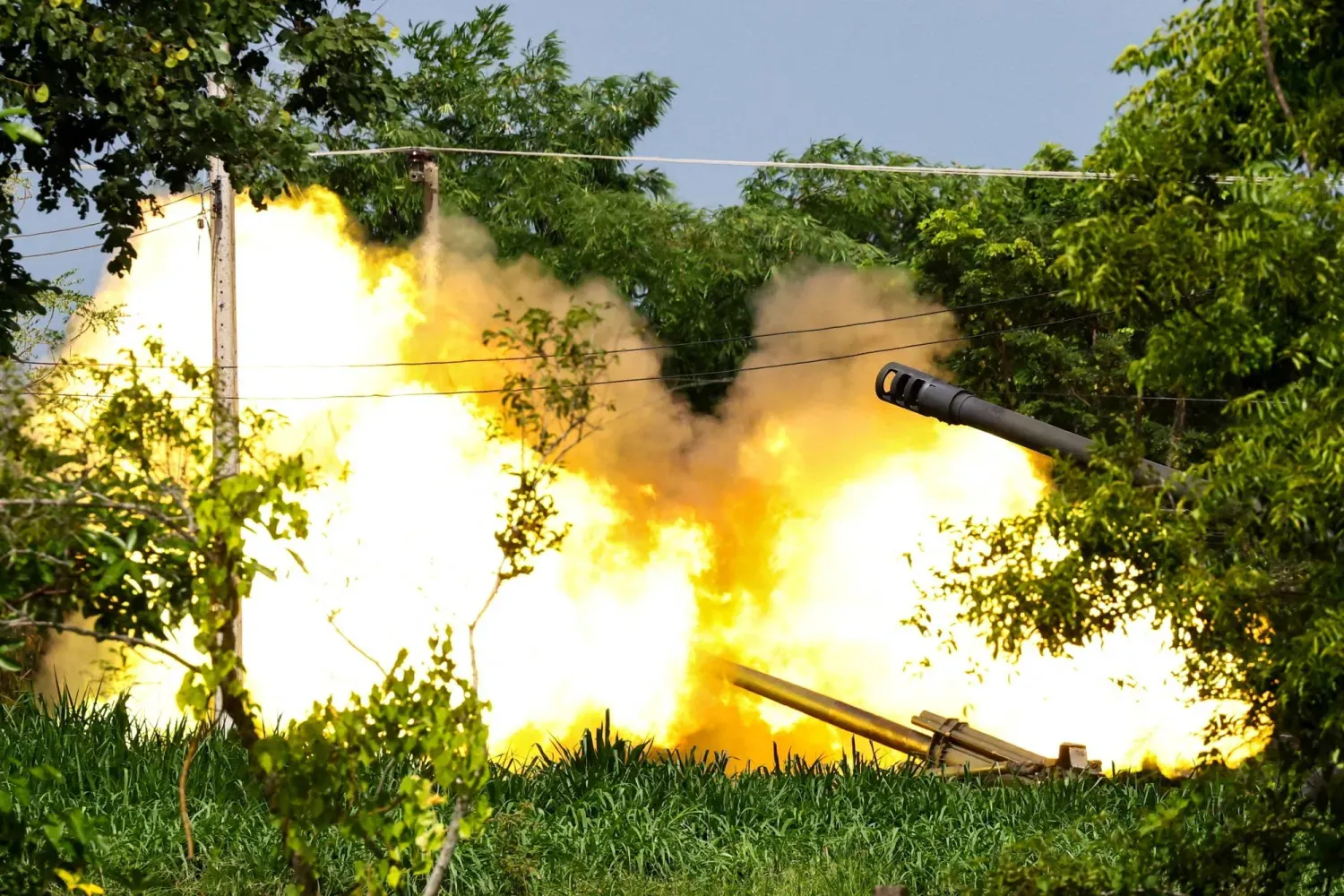 Tayland askeri birliği Kamboçya tarafına ateş açtı (Reuters)