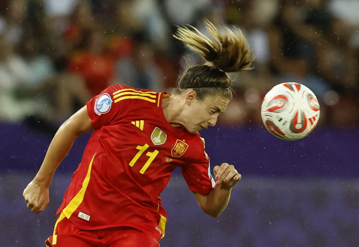 بوتياس لاعبه منتخب إسبانيا للسيدات (رويترز)