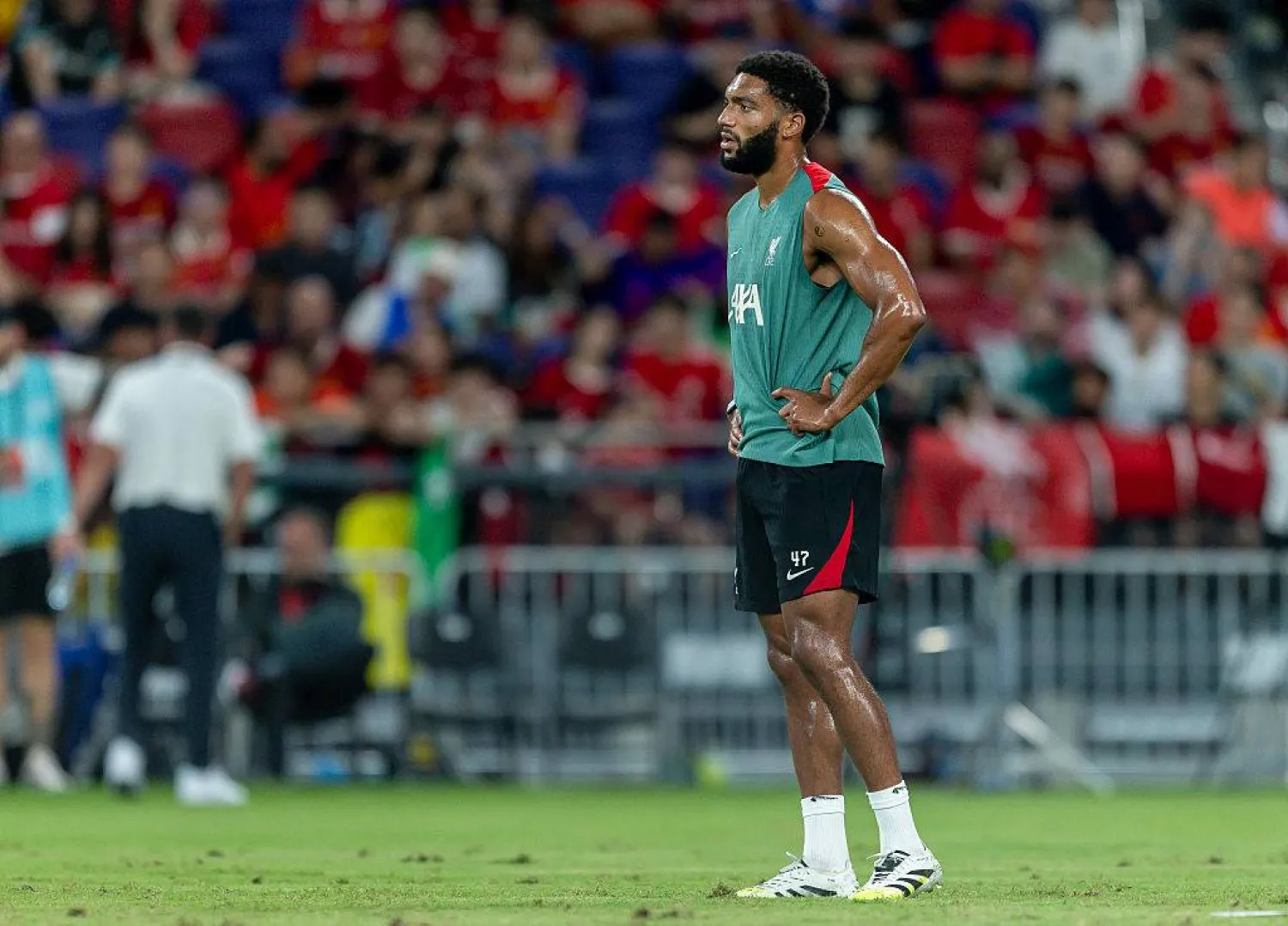 جو غوميز غادر هونغ كونغ بسبب الإصابة (وسائل إعلام عالمية)