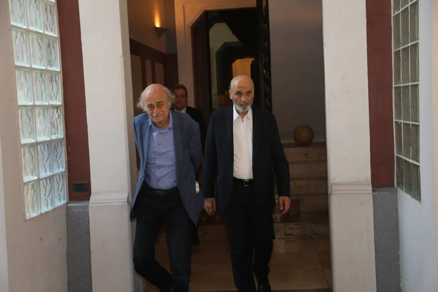 جنبلاط مستقبلاً جعجع في منزله بالعاصمة اللبنانية (الحزب التقدمي الاشتراكي)