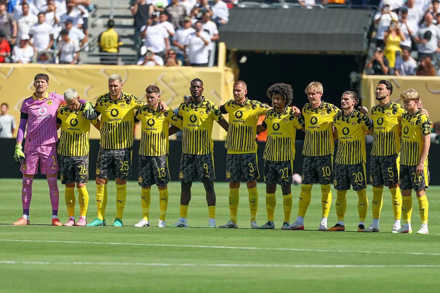 فريق بوروسيا دورتموند الألماني (وسائل إعلام ألمانية)