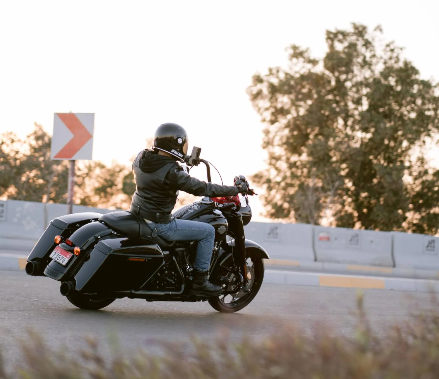 هدف البودكاست التوعية بمعايير السلامة على الطريق (ع البايك)