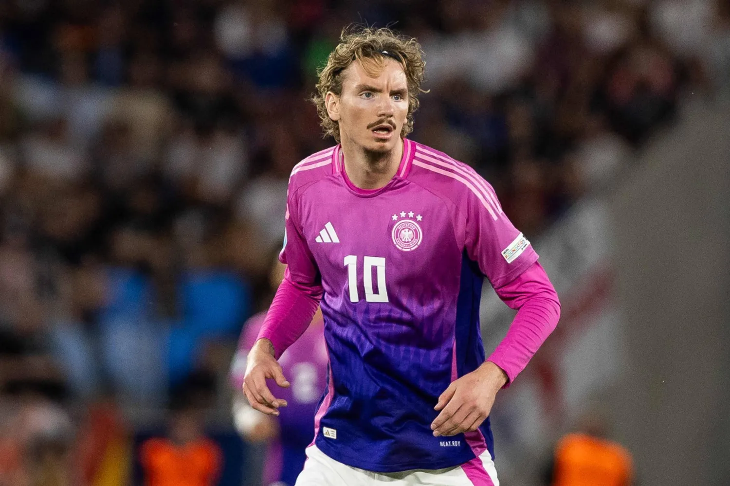 نيك فولتيماده مهاجم شتوتغارت (أ.ف.ب)