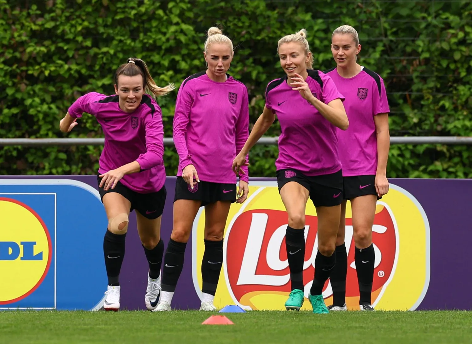 تدريبات منتخب إنجلترا لنهائي بطولة أمم أوروبا للسيدات 2025 (رويترز)