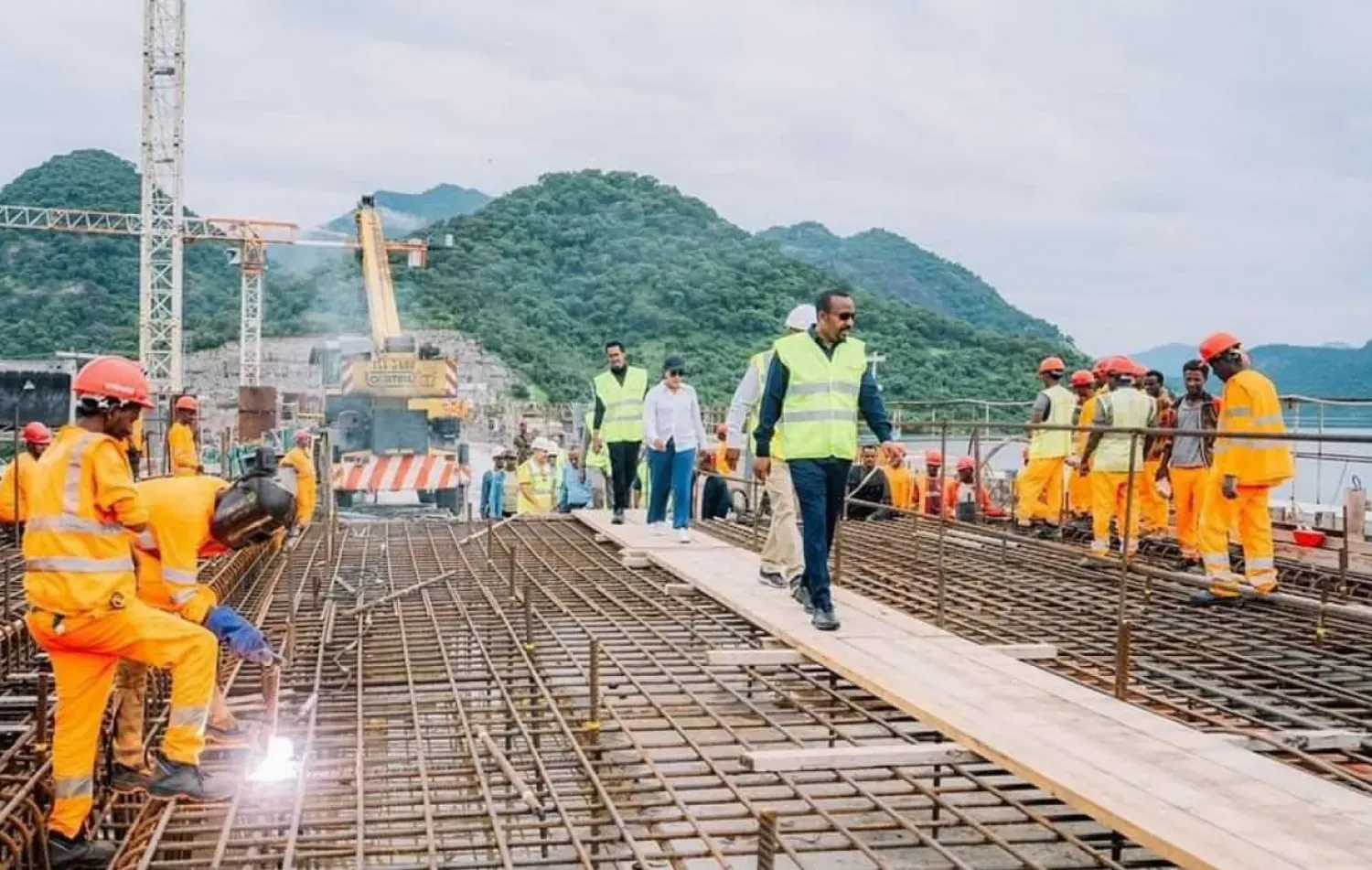 من أعمال الإنشاءات بسد النهضة (وكالة الأنباء الإثيوبية)