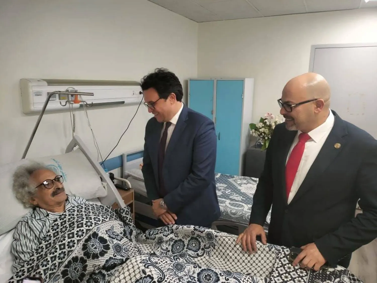 هنو خلال زيارته السابقة لإبراهيم في شهر مايو الماضي (وزارة الثقافة المصرية)