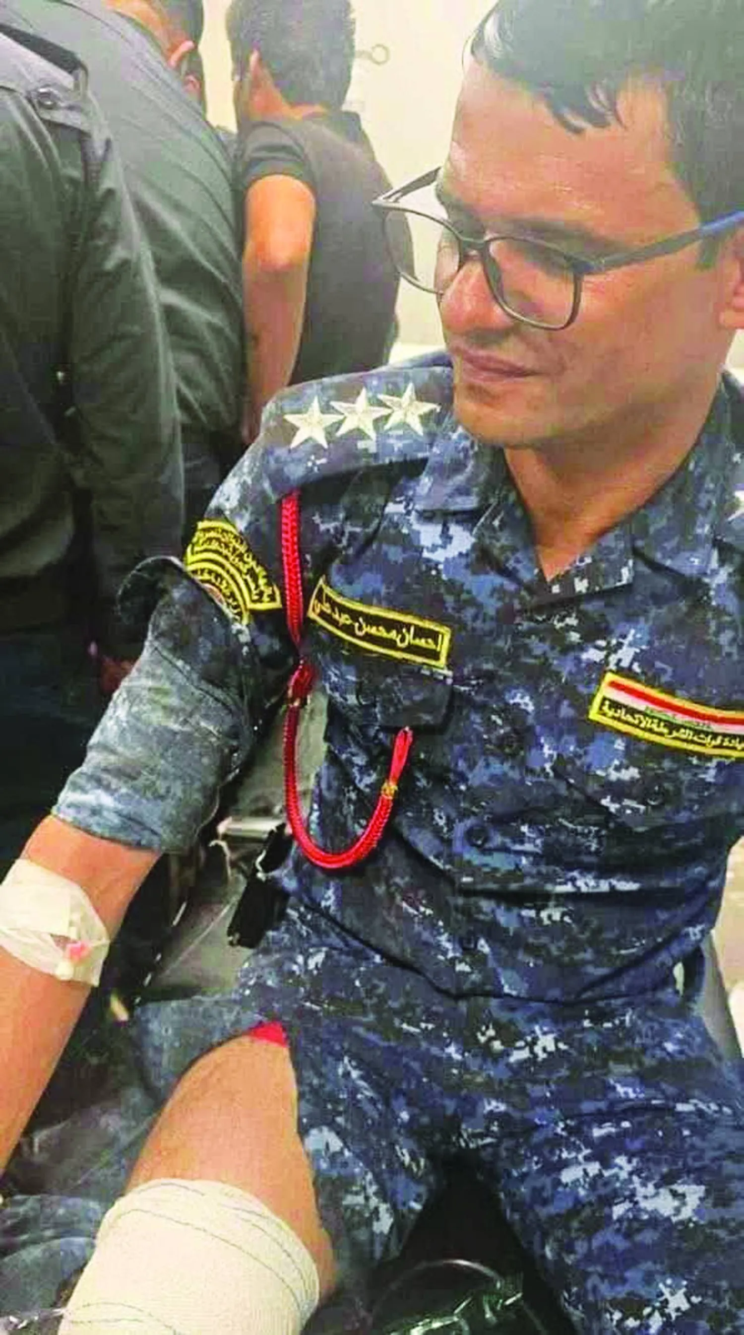 صورة متداولة بمواقع التواصل لضابط مصاب برتبة نقيب في الشرطة