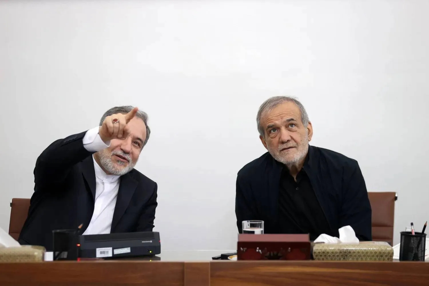 Iranian President Masoud Pezeshkian and Foreign Minister Abbas Araghchi at the Iranian Foreign Ministry headquarters last Saturday (Iranian Presidency) 
