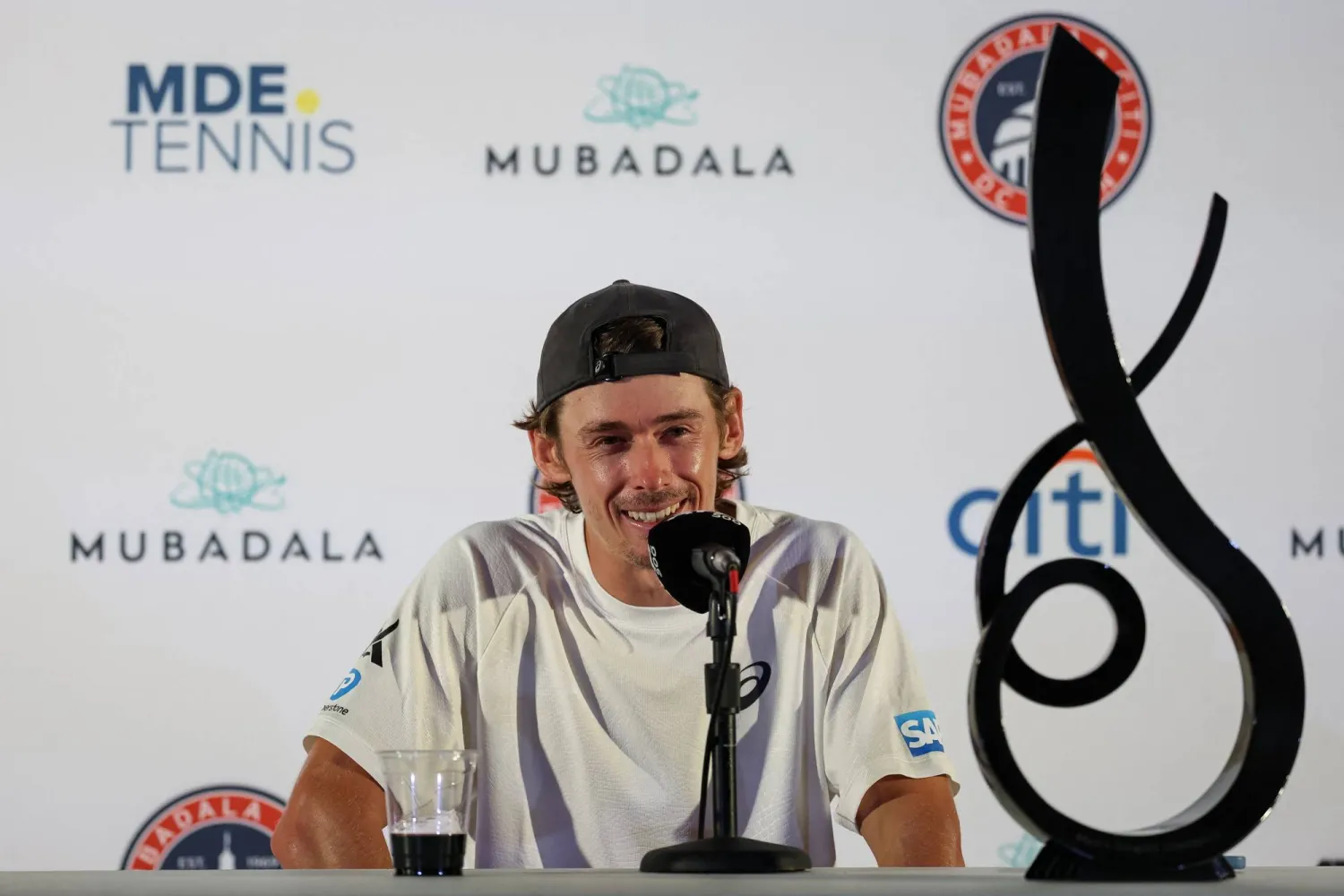 أليكس دي مينور (أ.ف.ب)