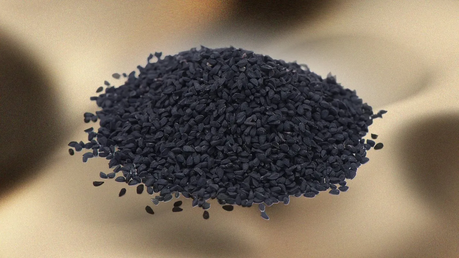 تُعرف الحبة السوداء بأسماء أخرى مثل «الكمون الأسود» و«القزحة» و«حبة البركة» وتنتشر زراعتها في مناطق حارة (متداولة)