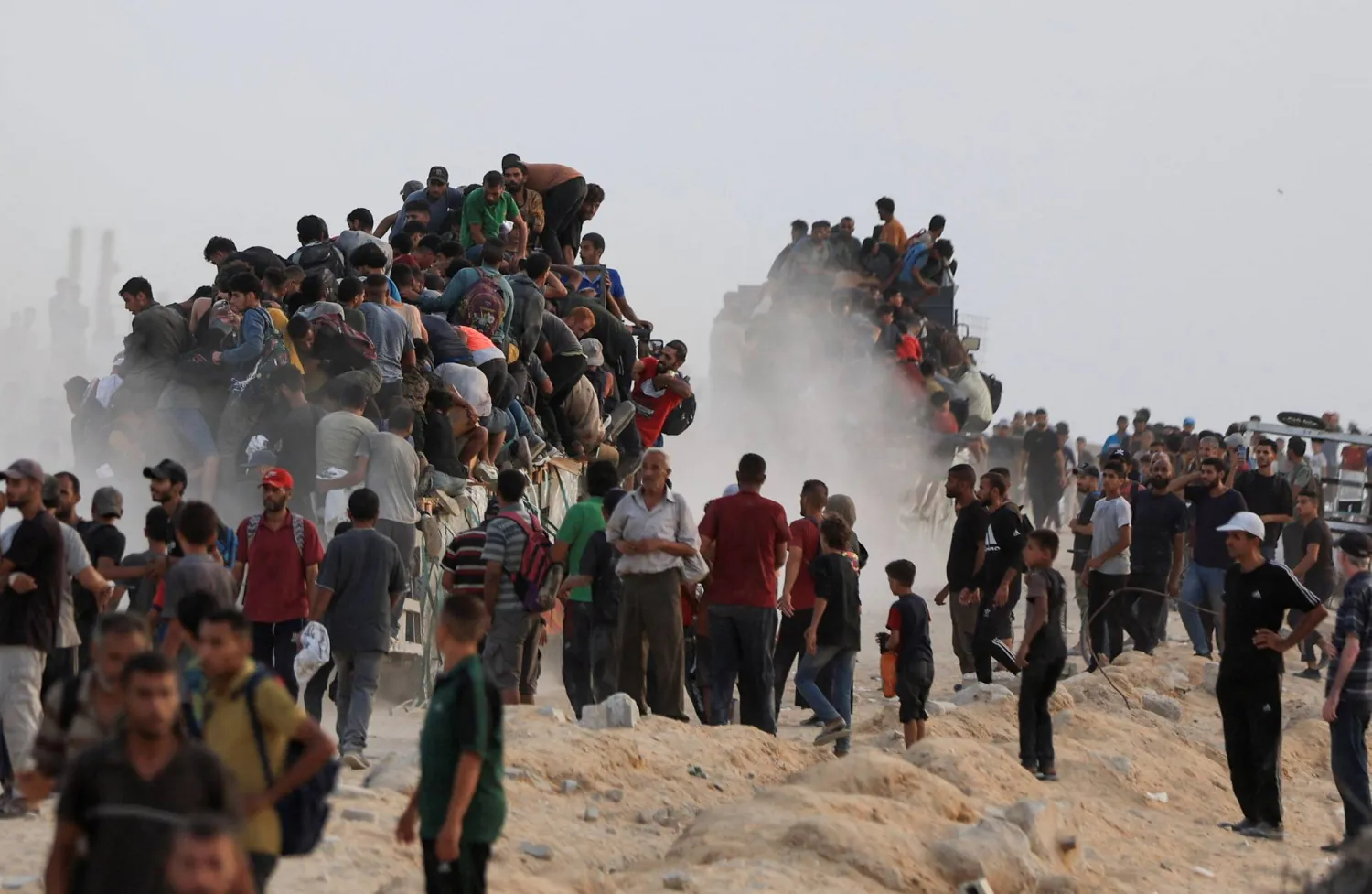 انخفض تأييد العملية العسكرية الإسرائيلية في غزة بشكل ملحوظ بين البالغين الأميركيين (رويترز)