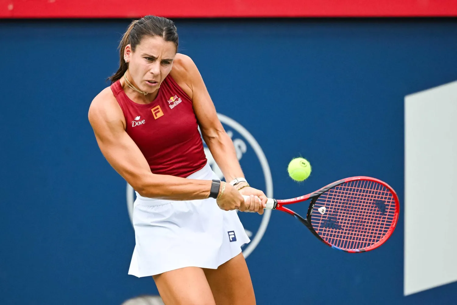 الأميركية إيما نافارو (رويترز)