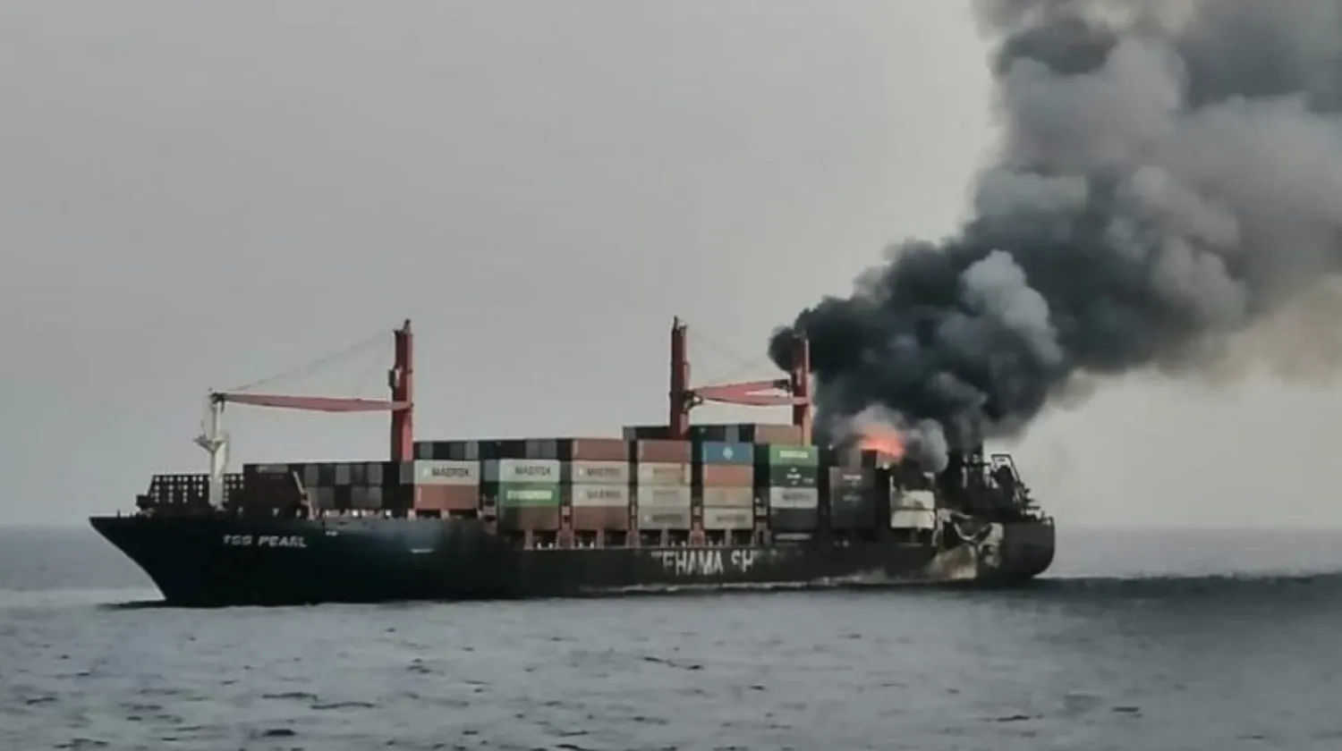 حريق على متن سفينة حاويات (أرشيفية)