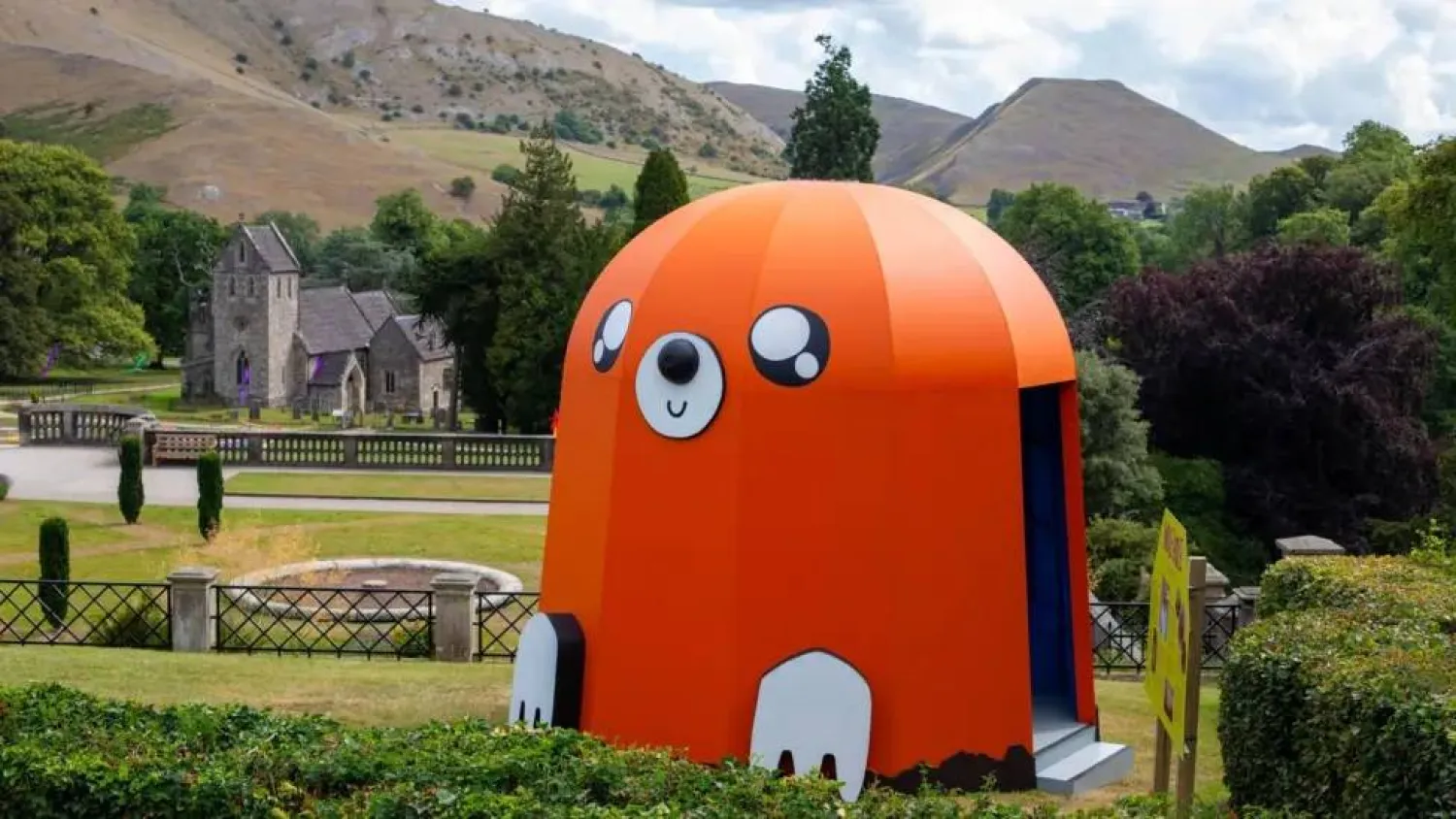 مفاجأة برتقالية في قلب الريف البريطاني (ناشونال ترست)