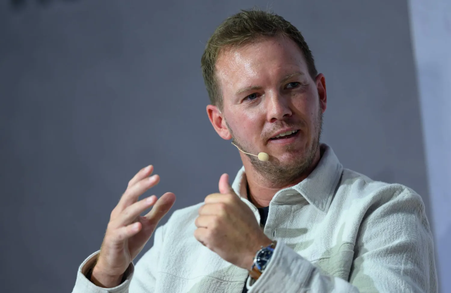 يوليان ناغلسمان (د.ب.أ)