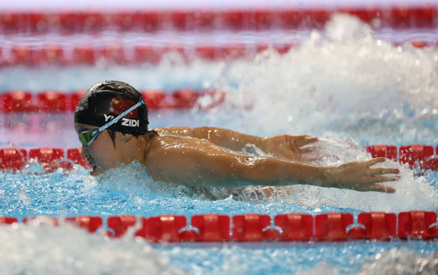 الفتاة الصغيرة كانت على بُعد ستة أعشار من الثانية من إحراز ميدالية (إ.ب.أ)