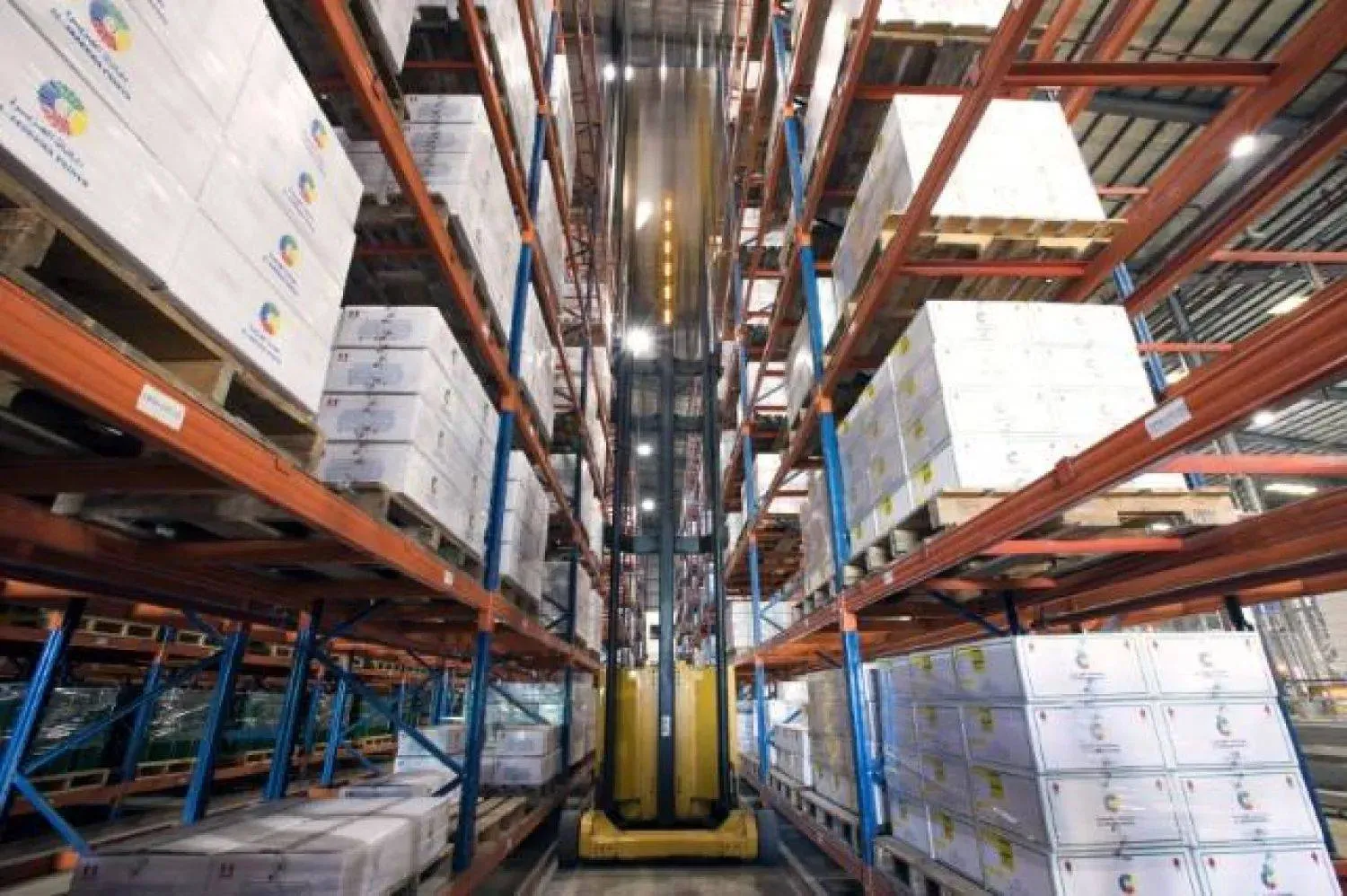 من أحد المصانع في السعودية (الشرق الأوسط)