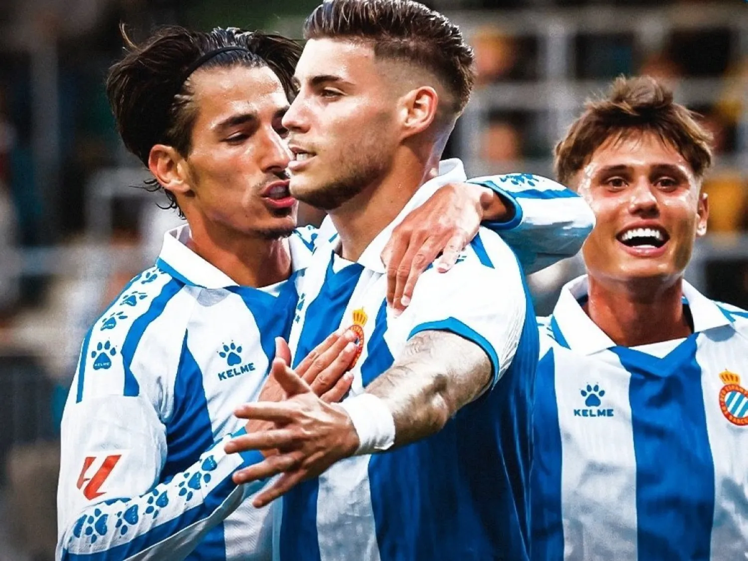 فرنانديز محتفلاً بهدف الفوز (الشرق الأوسط)