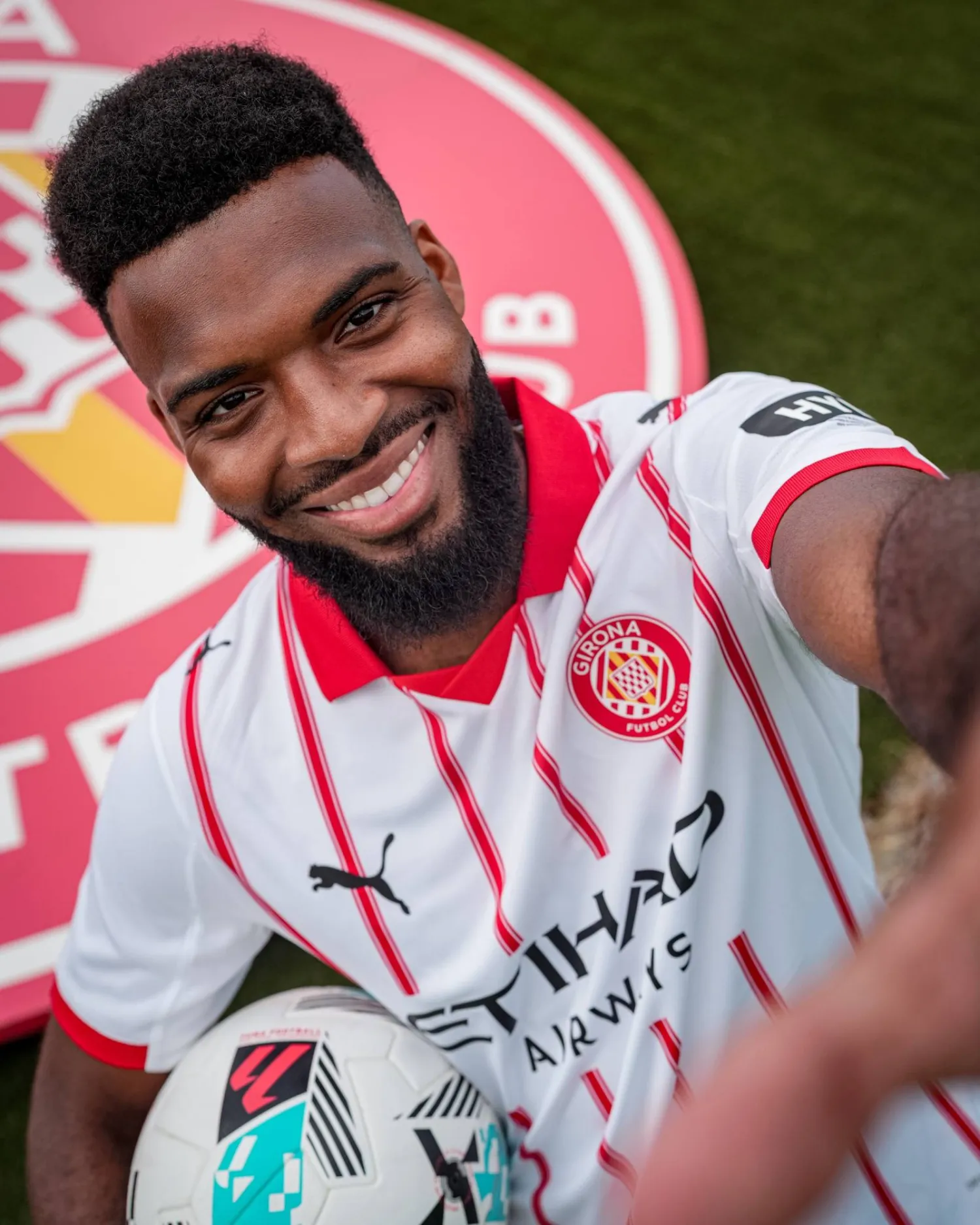 ليمار بقميص جيرونا (الشرق الأوسط)