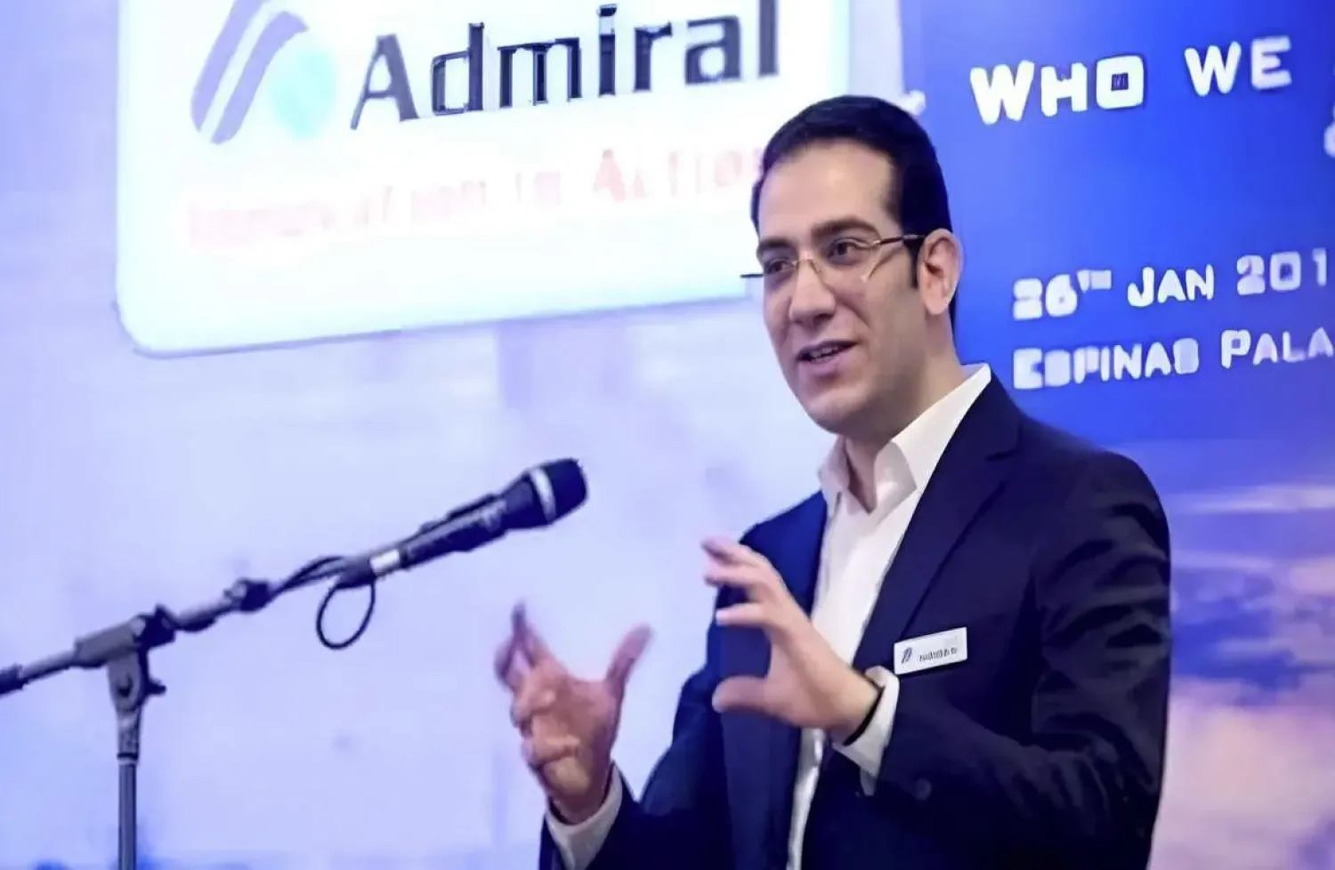 صورة تتداولها وكالات إيرانية لحسين شمخاني