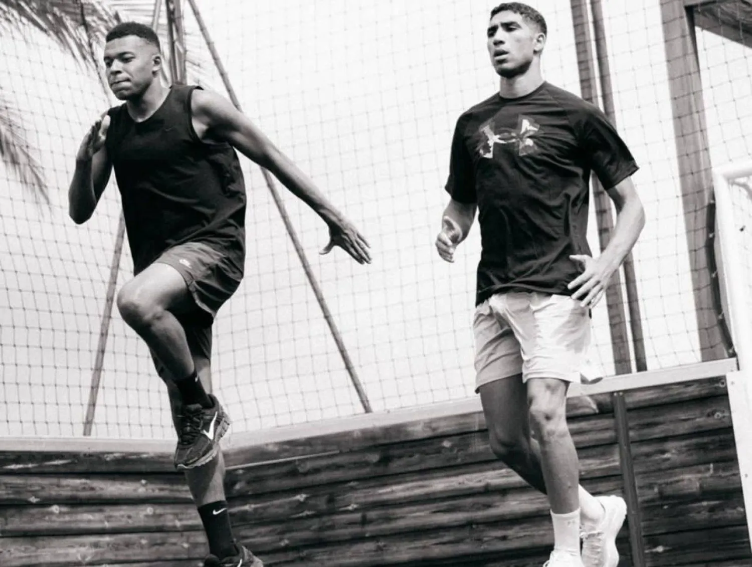 كيليان مبابي رفقة المدافع المغربي الدولي أشرف مبابي أثناء تدريبهما معا (حساب مبابي انستغرام)