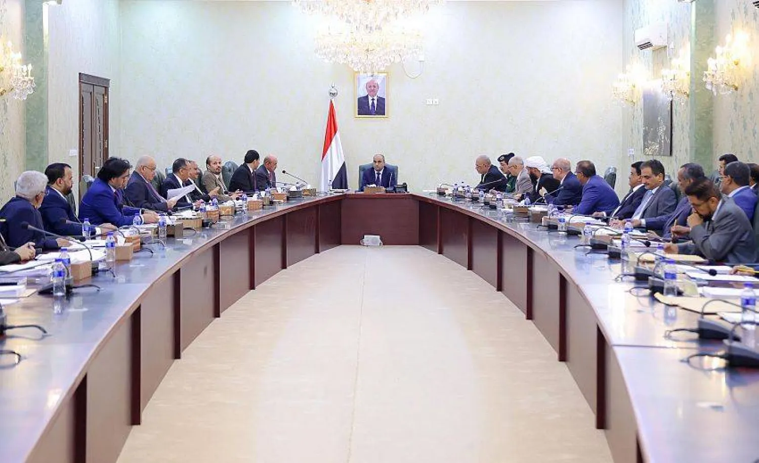 جانب من اجتماع مجلس الوزراء اليمني في العاصمة المؤقتة عدن (سبأ)