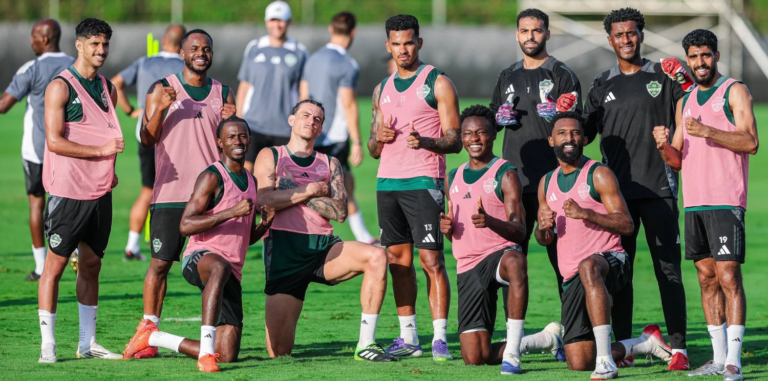 لاعبو الأهلي خلال استعداداتهم للموسم الجديد (الشرق الأوسط)