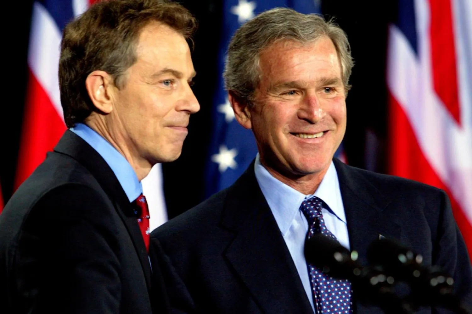 Tony Blair, Irak savaşı kararı nedeniyle kendi partisinden büyük tepki çekmişti (Reuters)