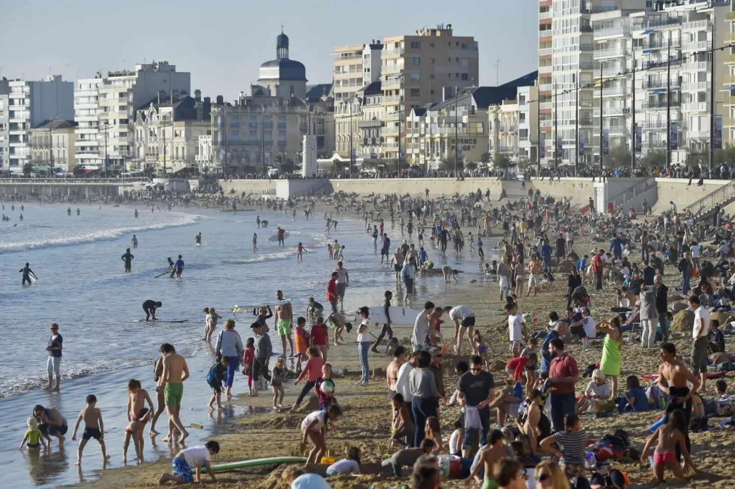 Les Sables d'Olonne'un nüfusu 50 bine yaklaşıyor (AFP)