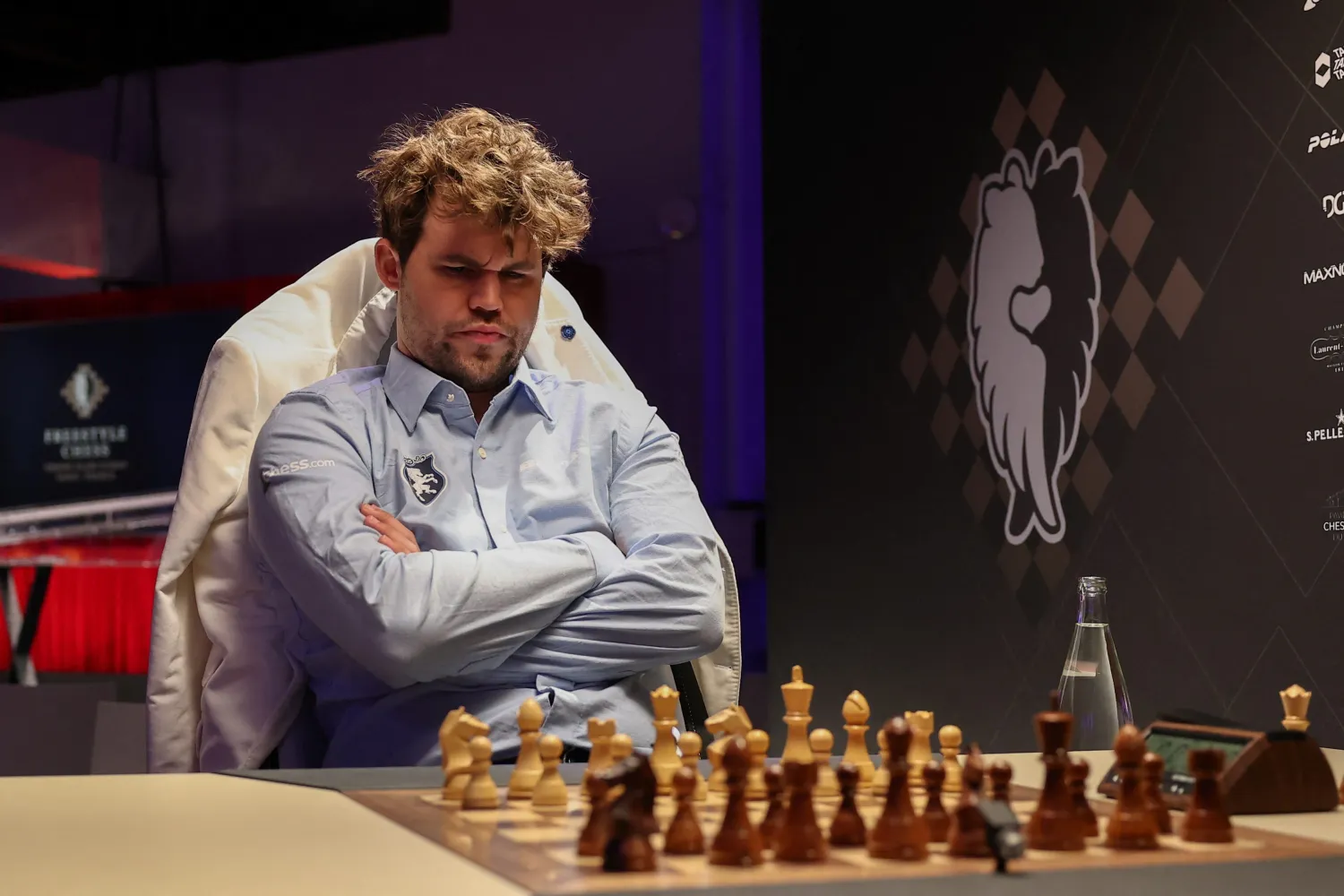 بطل العالم في الشطرنج ماغنوس كارلسن (رويترز)