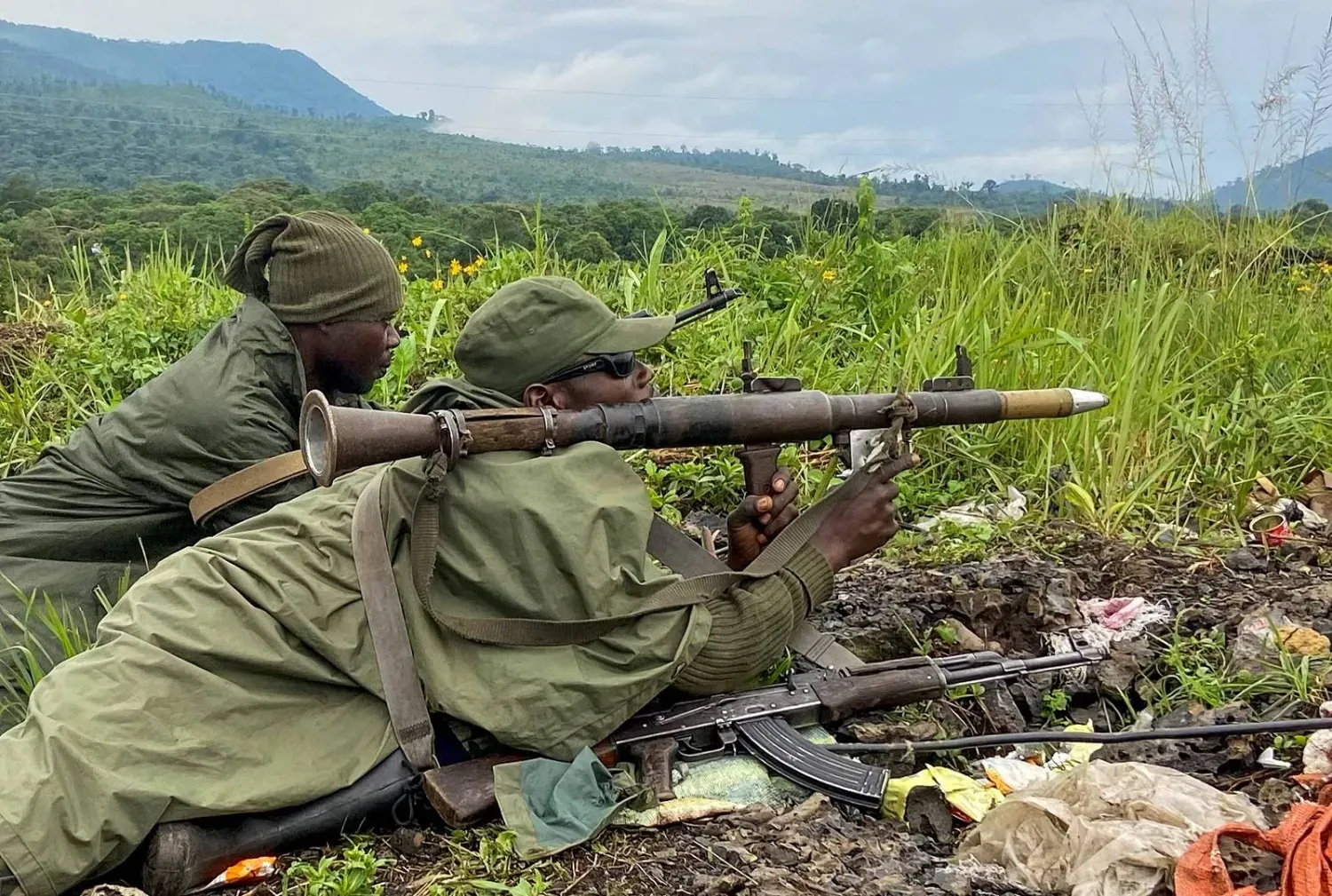 Ruanda sınırına yakın Demokratik Kongo Cumhuriyeti askerleri (Reuters)