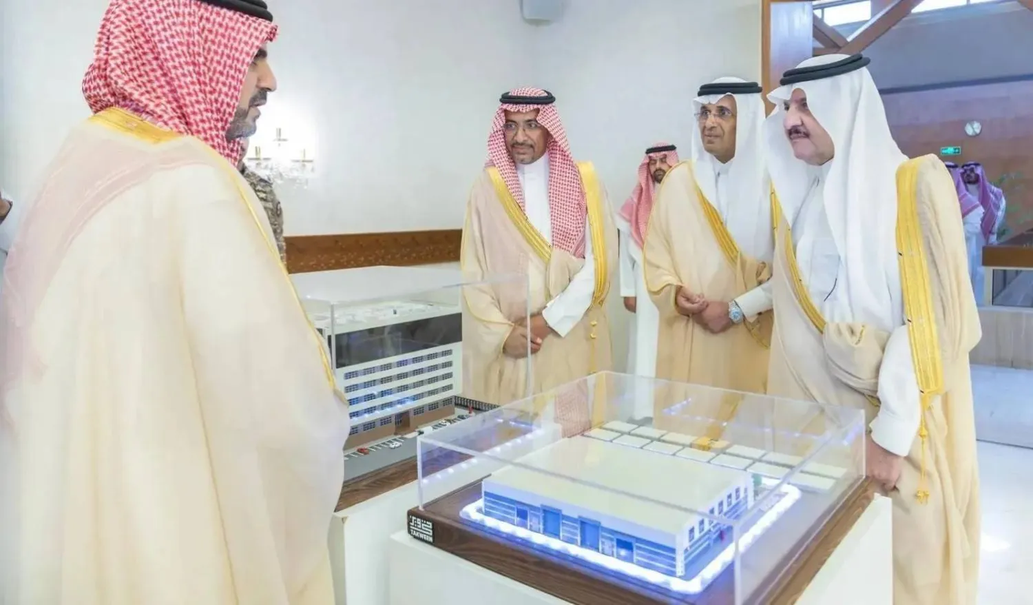Eastern Province Governor, Industry Minister review model of new projects – SPA  