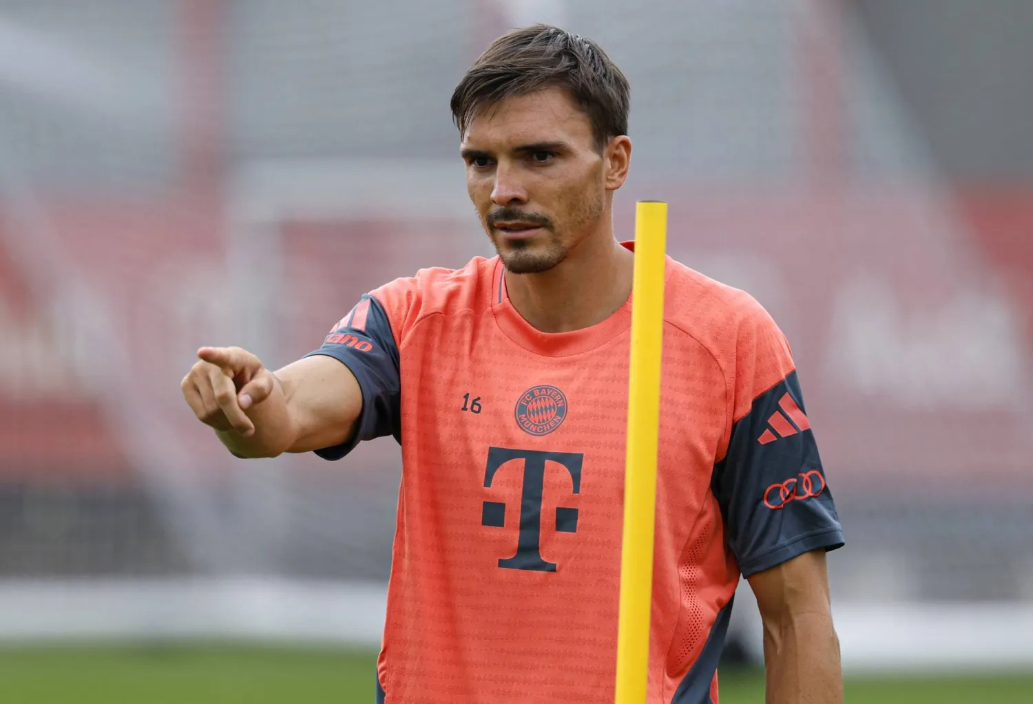 جواو بالينيا لاعب وسط بايرن ميونيخ الألماني (رويترز)