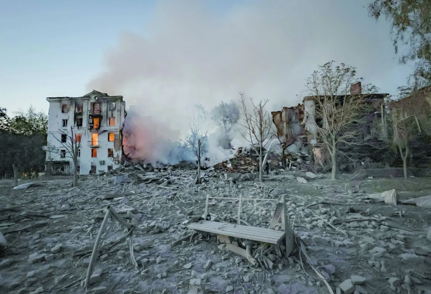A view shows the site of an apartment building hit by a Russian military strike, amid Russia's attack on Ukraine, in Donetsk Region, in the city of Kramatorsk, Ukraine July 31, 2025. REUTERS/Yevhen Titov