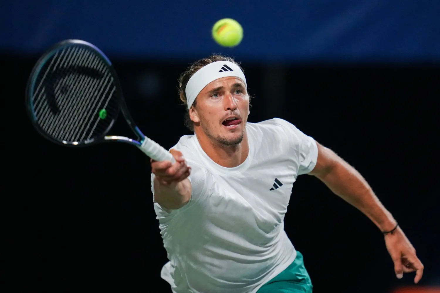 لاعب التنس الألماني ألكسندر زفيريف (د.ب.أ)