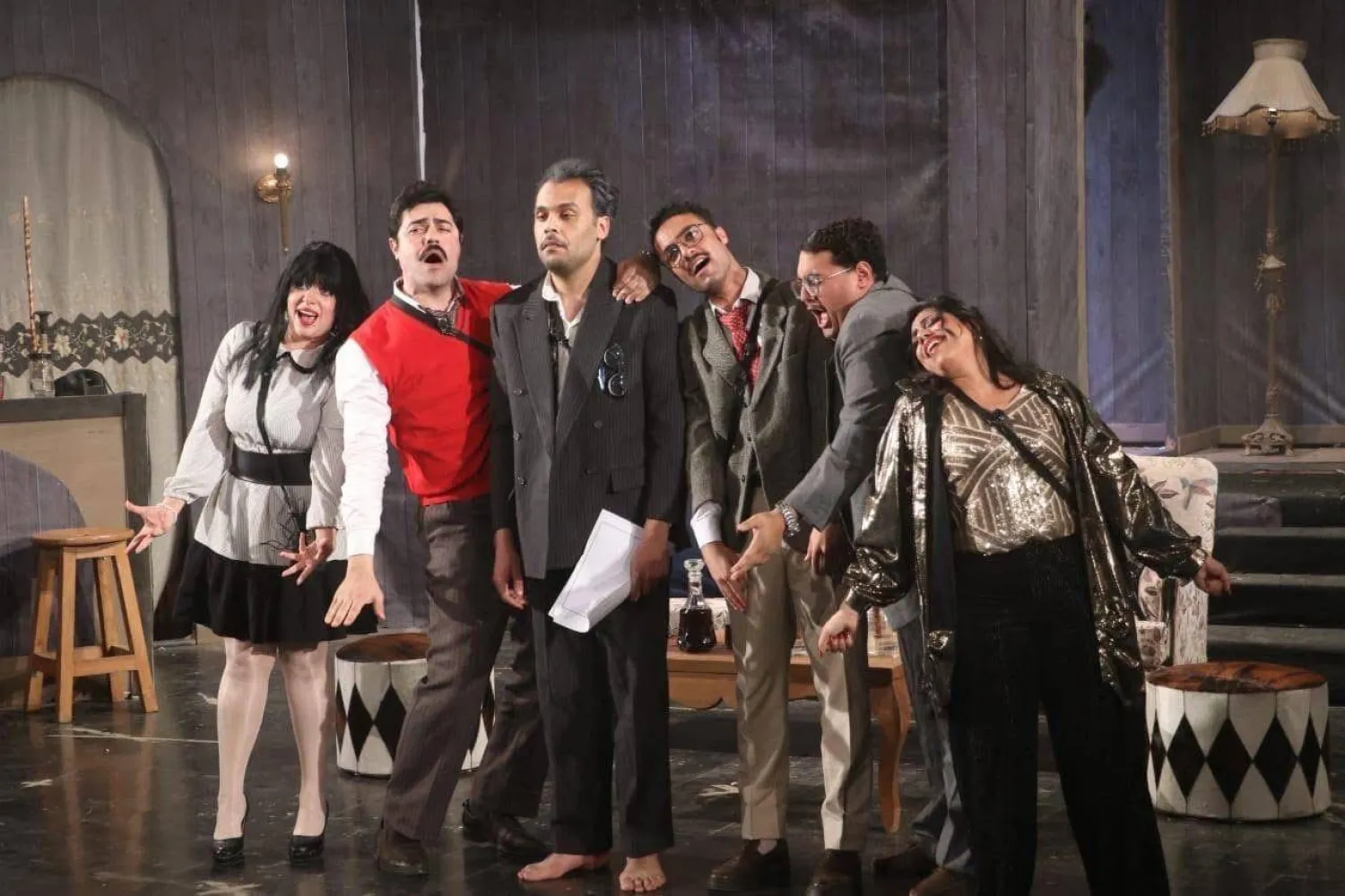 اعتمد العرض على الممثلين الشباب (مخرج العرض)