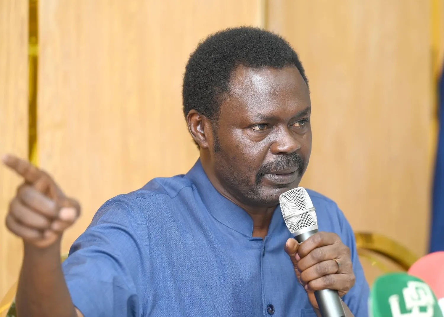 حاكم إقليم دارفور مني أركو مناوي يخاطب الحشد الشعبي في بورتسودان الجمعة (فيسبوك)