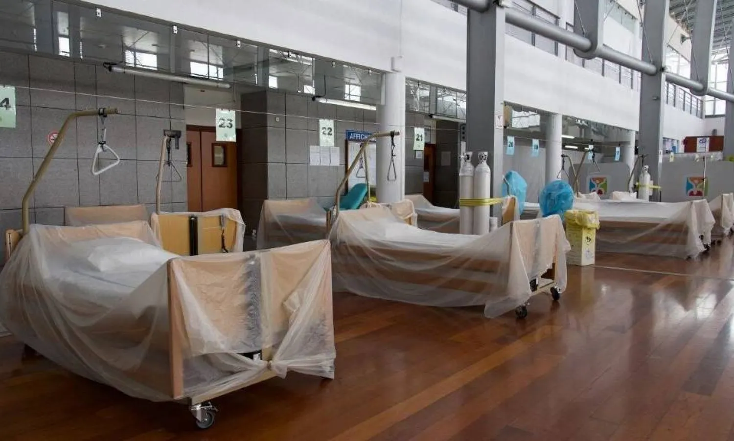 داخل أحد المستشفيات الفرنسية (أرشيفية - أ.ف.ب)