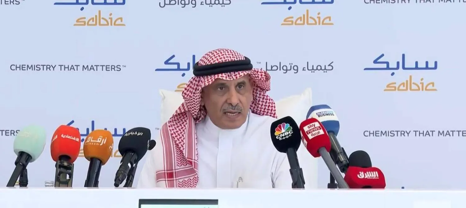 الرئيس التنفيذي لشركة «سابك» عبد الرحمن الفقيه خلال مؤتمر صحافي عقب إعلان نتائج الربع الثاني (الشرق الأوسط)