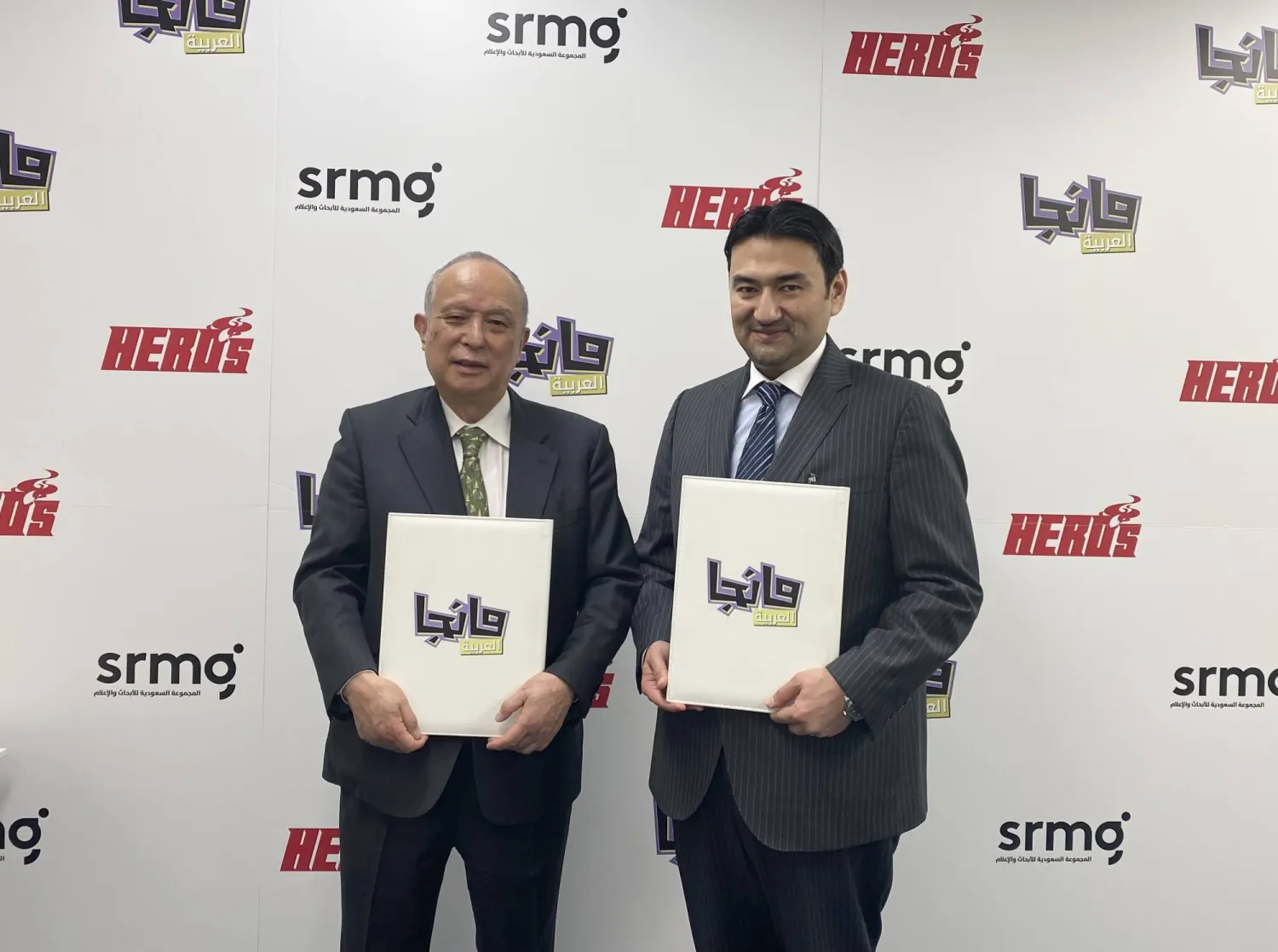 جانب من توقيع الاتفاقية بين «مانجا العربية» و«هيروز اليابانية» (الشرق الأوسط)